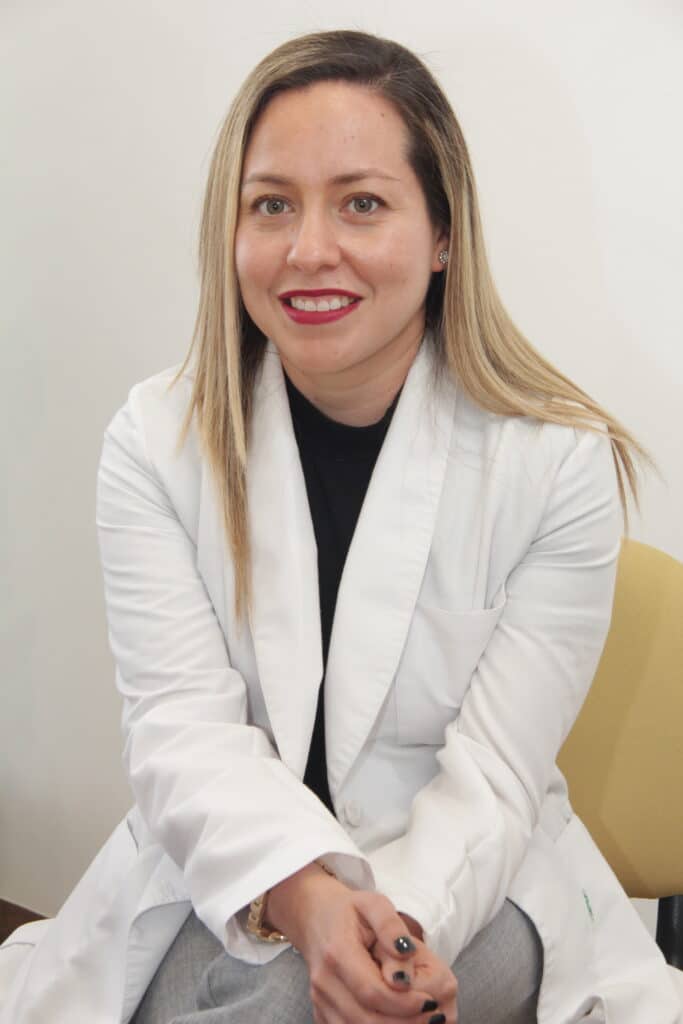 Fotografo de Medicos en Monterrey, Fotografias de Cirugias Profesionales en Monterrey, Sesion de Fotos Profesionales para Doctores en Monterrey, Fotografia para Perfiles y Redes Sociales en Monterrey, Fotografia Medica en Monterrey 30