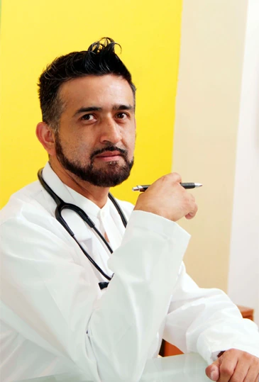 Dr. Hugo Segovia Solis 3