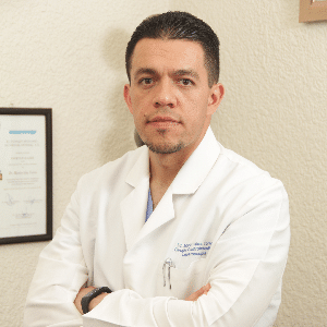Dr. Martin Islas Torres
