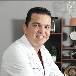 Dr. Gaston Ochoa Leon 2