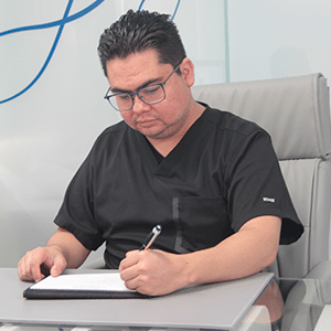 Dr. Luis Gerardo Heredia Plaza 3