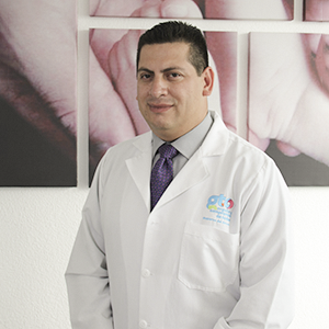Dr. Juan Ernesto Zamudio Carrera