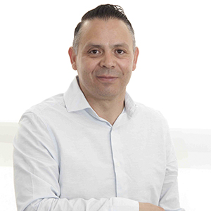 Dr Luis Armando García