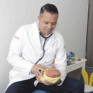 Dr Luis Armando García1