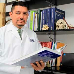 Dr. Alejandro Miranda González