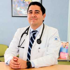 Dr. Héctor Javier Hernández Perales